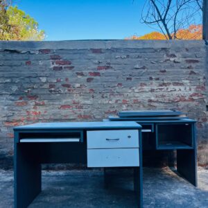 Lote x3 escritorios en MDF, color gris (pueden tener faltantes)