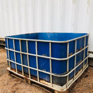 Media tarrina azul con canilla