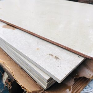 Lote x26 m2 de cerámica y porcelanatos (varios)