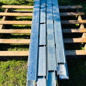 Lote x24 perfiles galvanizados 1,40 x 0,09m; 1,65 x 0,09m