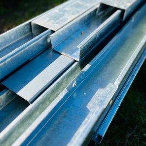 Lote x15 perfiles galvanizados: 3,46 x 0,09m a 4,46 x 0,09m