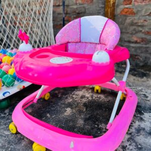 Corral con pelotitas y andador