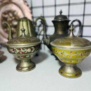 Lote x6 piezas en metal: bandeja, tetera, fuente y otros