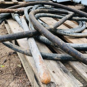 Pallet con mangueras para vibrador de hormigón