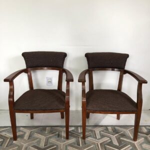 Lote x2 sitiales en madera, tapizados
