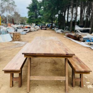 Mesa de jardín en madera con bancos, plegables