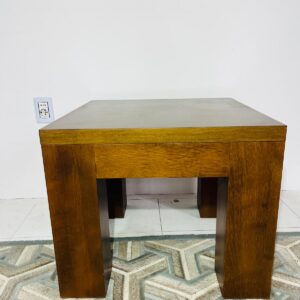 Mesa ratona en madera: 60x60x50 cm