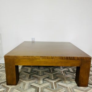 Mesa ratona en madera: 1,10x1,10x0,42 m