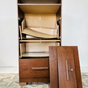 Zapatera en mdf, con detalles: 1,30x0,62x0,45 m