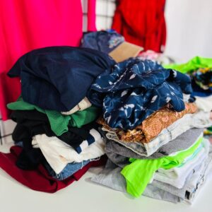 Lote x100 prendas: shorts, vestidos, jeans, remeras, bodys y otros.