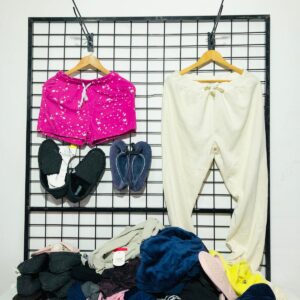Lote x41 prendas: pantuflas, vestidos, pantalones, mallas, remeras y otros