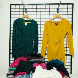Lote x100 prendas: pantalones, calzas, vestidos, remeras, shorts, gorro y otros