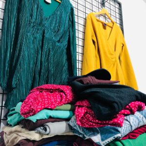 Lote x100 prendas: pantalones, calzas, vestidos, remeras, shorts, gorro y otros