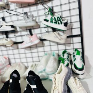Lote x25 pares de calzados : talles del 36 al 44