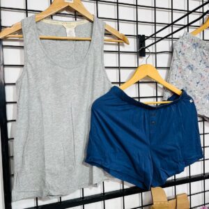 Lote x24 pijamas de dama, 2 y 3 piezas colores varios