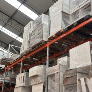 Lote por 90 pallet con mobiliario de cocina (PRECIO EN DÓLARES)
