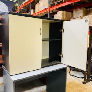 Escritorio + mueble 2 puertas 90 x 60 x 74 cm