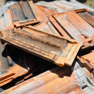 Lote x100 tejas, algunas con detalles