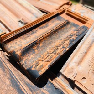 Lote x80 tejas, algunas con detalles