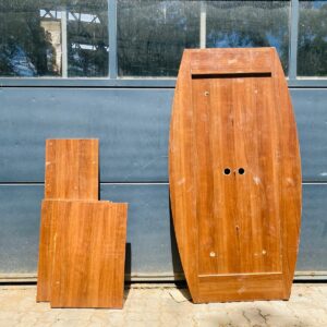 Mesa de reuniones en MDF, desarmada