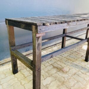 Mesa rústica en madera, color negro