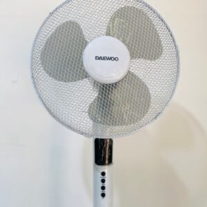 Lote x2 ventiladores DAEWOO, con control remoto, 1 desarmado funciona, el otro esta desarmado.