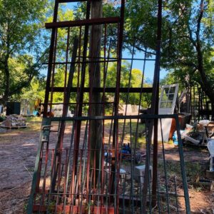 Lote x4 art: puerta de reja, tramos de reja y otros.