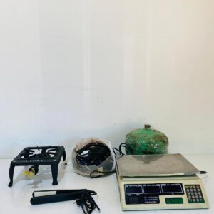 Lote x6 artículos: garrafa 3kg, cables varios, balanza, planchita y otros