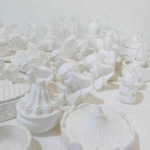 Lote x81 figuras de yeso