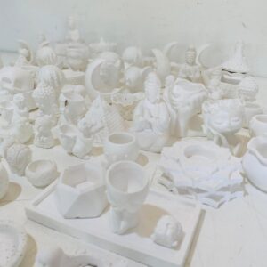 Lote x91 figuras de yeso