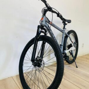 Bicicleta R26, color gris oscuro