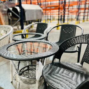 Lote x8: Mesas y sillas de patio