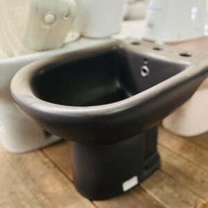 Lote x7 u: inodoro, cisterna, bidet y otros