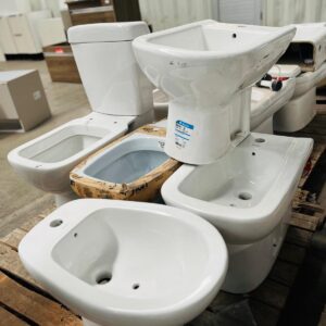 Lote x6 u: inodoro, bidet, cisterna mochila y otros