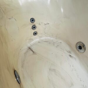 Jacuzzi en fibra: con motor y grifería