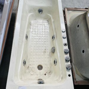 Jacuzzi en fibra: con motor
