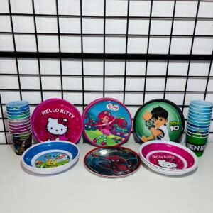 Lote x44: platos y vasos infantiles