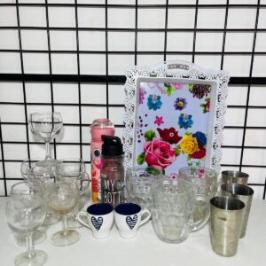 Lote x19: copas, vasos, jarras, bandejas, botellas y otros