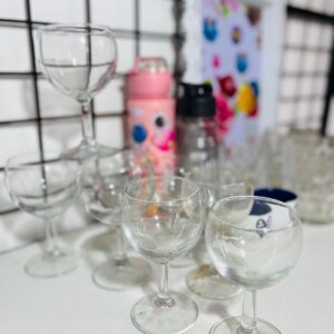 Lote x19: copas, vasos, jarras, bandejas, botellas y otros