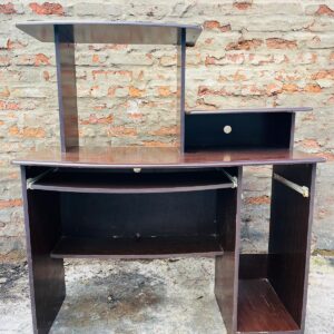Escritorio en mdf, marrón oscuro