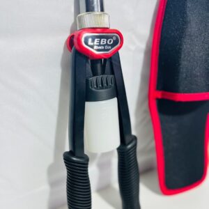 Tijera remachadora con funda