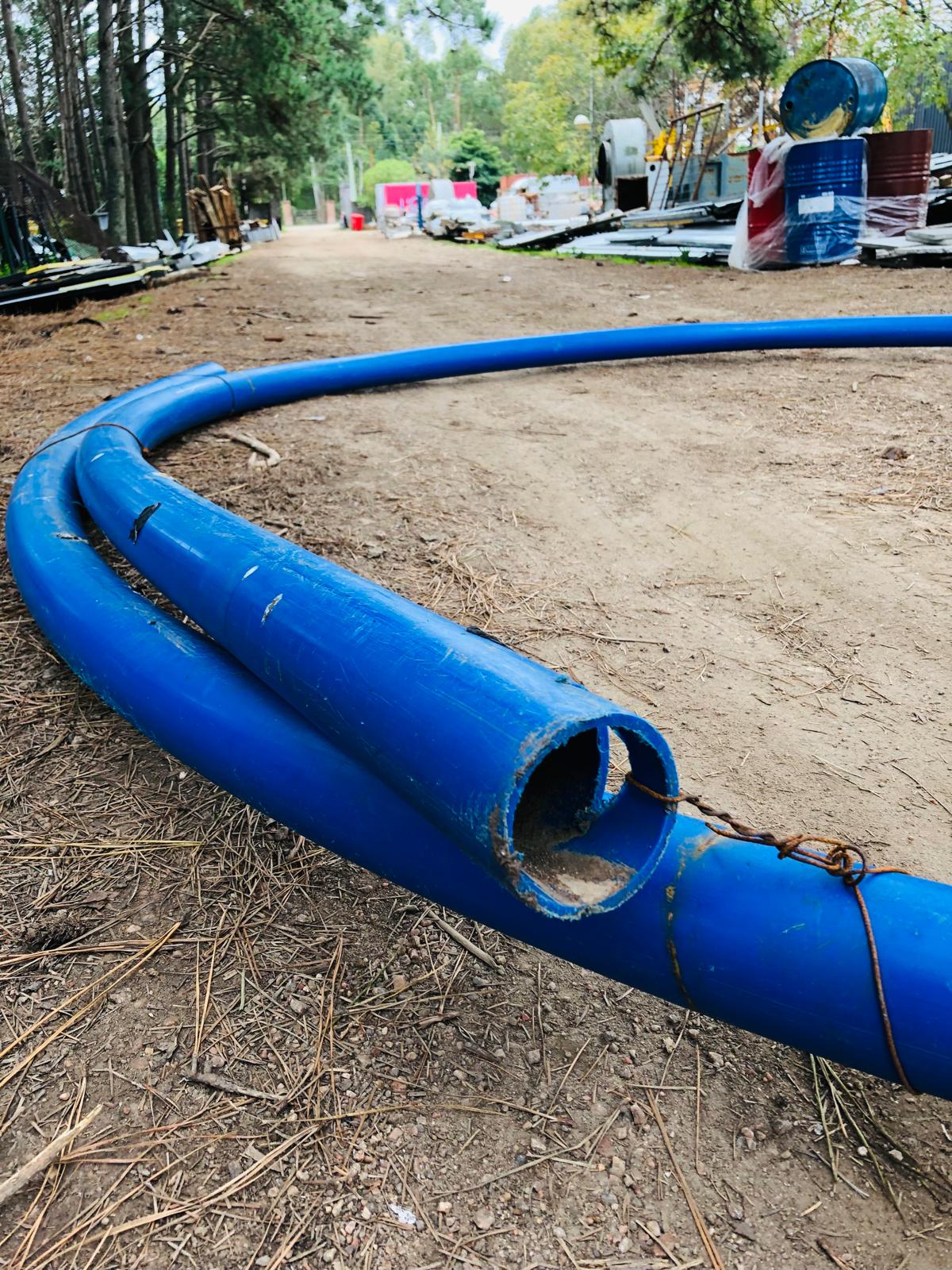 Rollo de plastiducto azul, 3,30m D + 10cm Esp.