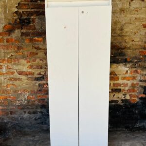 Mueble blanco tipo archivador 2 puertas y estantes 1,61x0,61x0,37 m