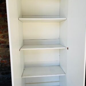 Mueble blanco tipo archivador 2 puertas y estantes 1,61x0,61x0,37 m