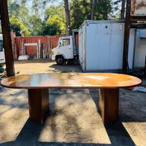 Mesa de directorio: 2,43x1,07x0,73 m