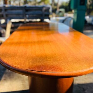 Mesa de directorio: 2,43x1,07x0,73 m