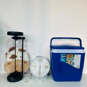 Lote conservadora, almohadón, lámpara, relojes y vasos