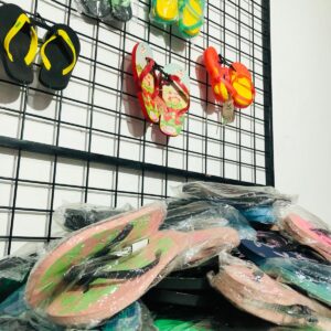 Lote x53 pares de chancletas: talles varios