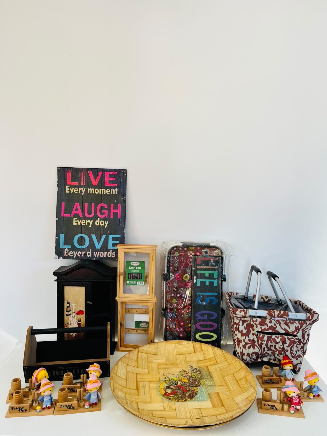 Lote x17 art: bandejas, adornos, canastos, porta llave y otros