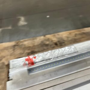 Lote x 28 tubos transparente led luz neutra 10W VIVION